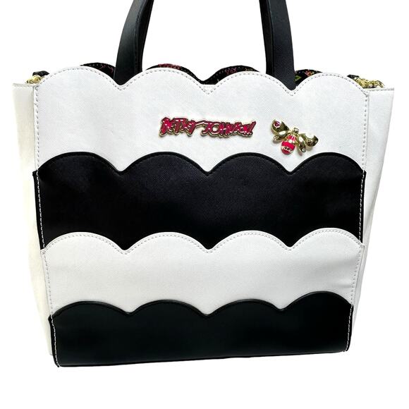 Betsey Johnson Bee Tote Bag Purse Black & White Scallop Logo Statement Handbag - Picture 2 of 16